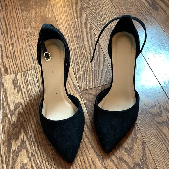 Black heels - Picture 2 of 3